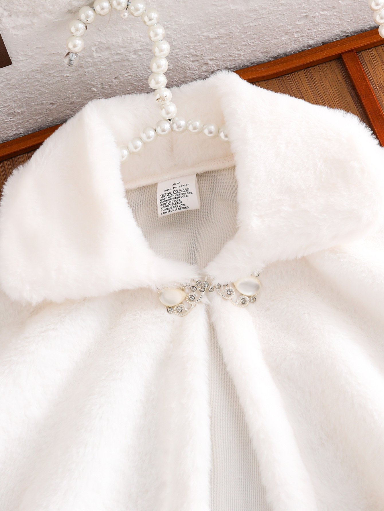 Uma capa de princesa branca qu - Winter Clothing Activity avaliação e preço